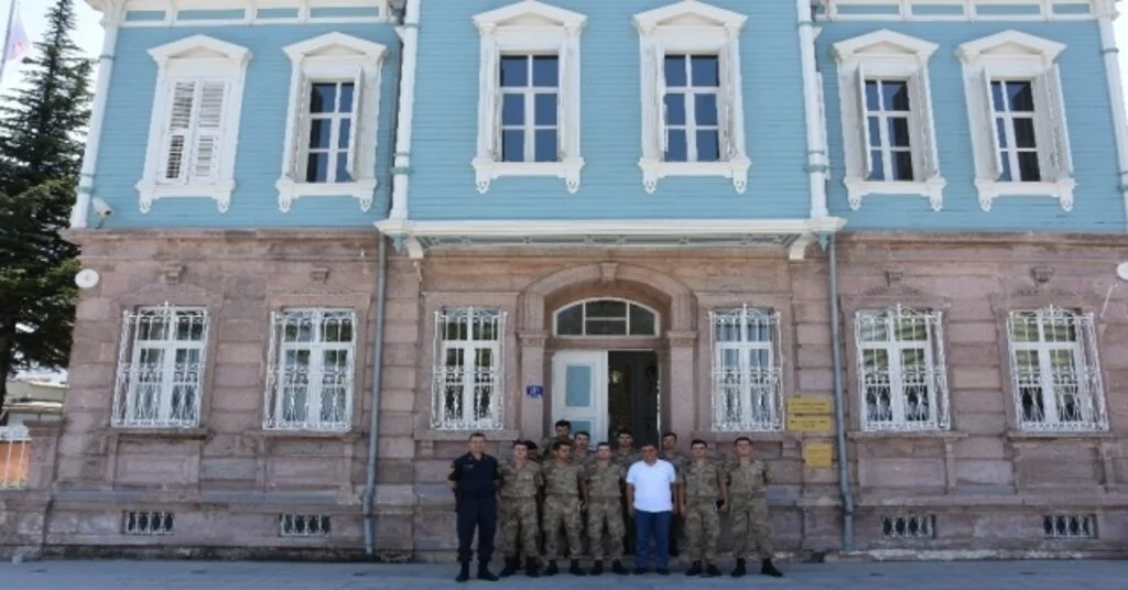 Akademi Öğrencilerinden İl Müdürü Kemal Dokuza Ziyaret