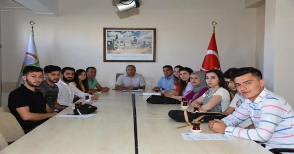 Aksarayda Sosyal Çalışma Programı İle Öğrenciler İş Başında