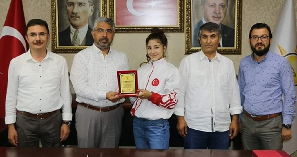 AKSU BAŞARIYI ÖDÜLLENDİRDİ