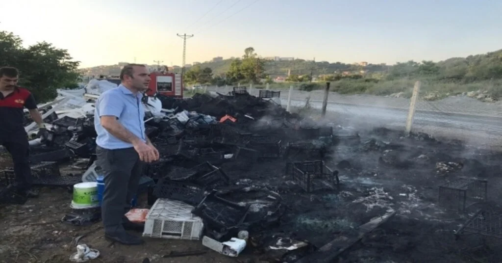 Alaplıda Geri Dönüşüm Deposunda Korkutan Yangın