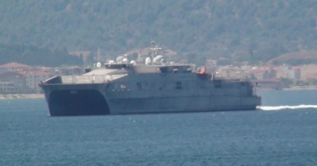 Amerikan Savaş Gemisi Çanakkale Boğazndan Geçti