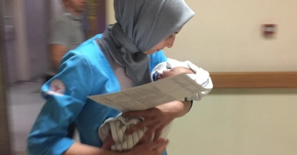 Annesinin Kucağında Yaralanan Bebek İçin Herkes Seferber Oldu