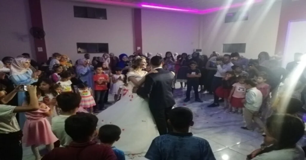 Antalyalı Astsubay, Sasonlu Aşiret Kızıyla Kürtçe Halaylar Eşliğinde Evlendi