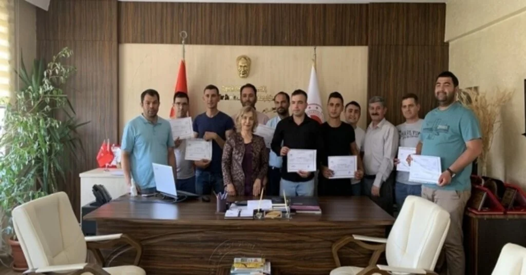 Arıcılık  Kursuna Katılanlara Belgeleri Verildi