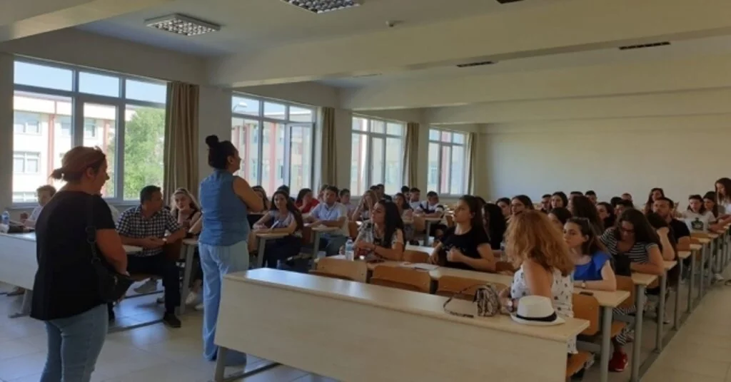 Arnavut Öğrenciler Trakya Üniversitesini Ziyaret Etti