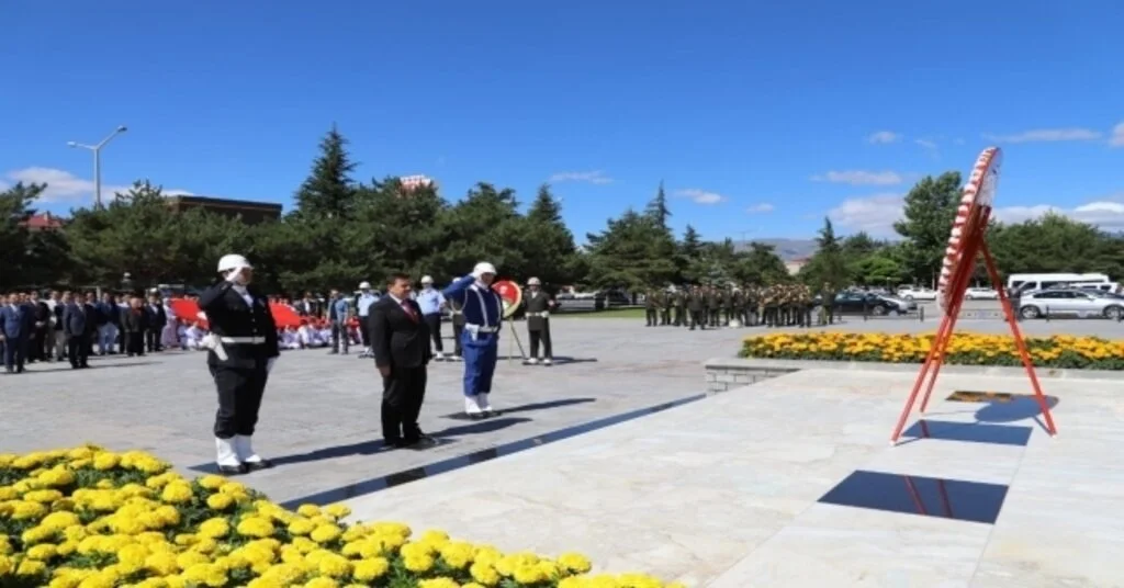 Atatürkün Erzincana Gelişinin 100. Yılı Kutlandı