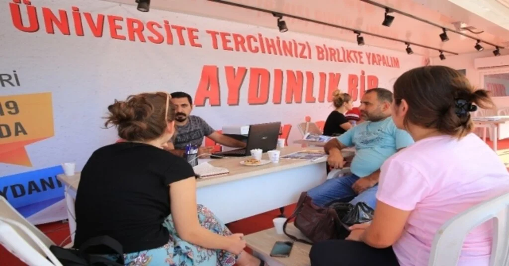 Aydın Büyükşehir Gençlere Rehber Oluyor
