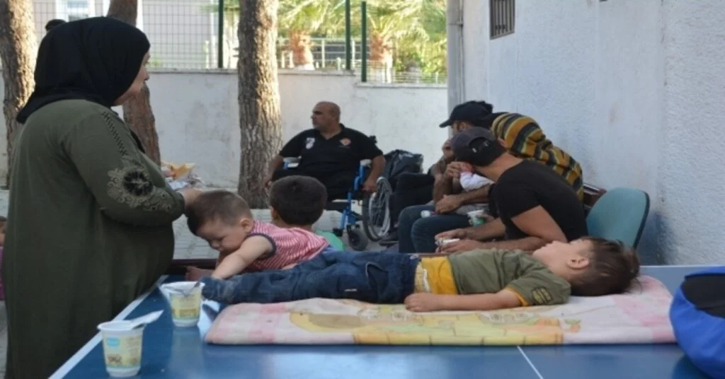 Ayvalıkta 36 Göçmen Jandarmanın Dikkati Sayesinde Yakalandı