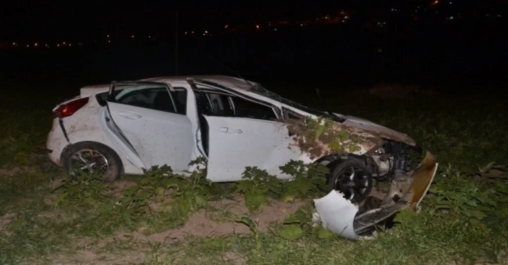 Azerbaycanlı Öğrenciler Kiraladıkları Otomobil İle Kaza Yaptı: 4 Yaralı