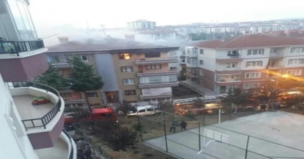 Baba, Yangında Küçük Kızını Kurtarırken Dumanlara Yenik Düştü