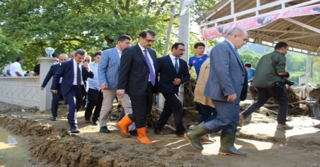 Bakan Dönmez, Sel Bölgesinde