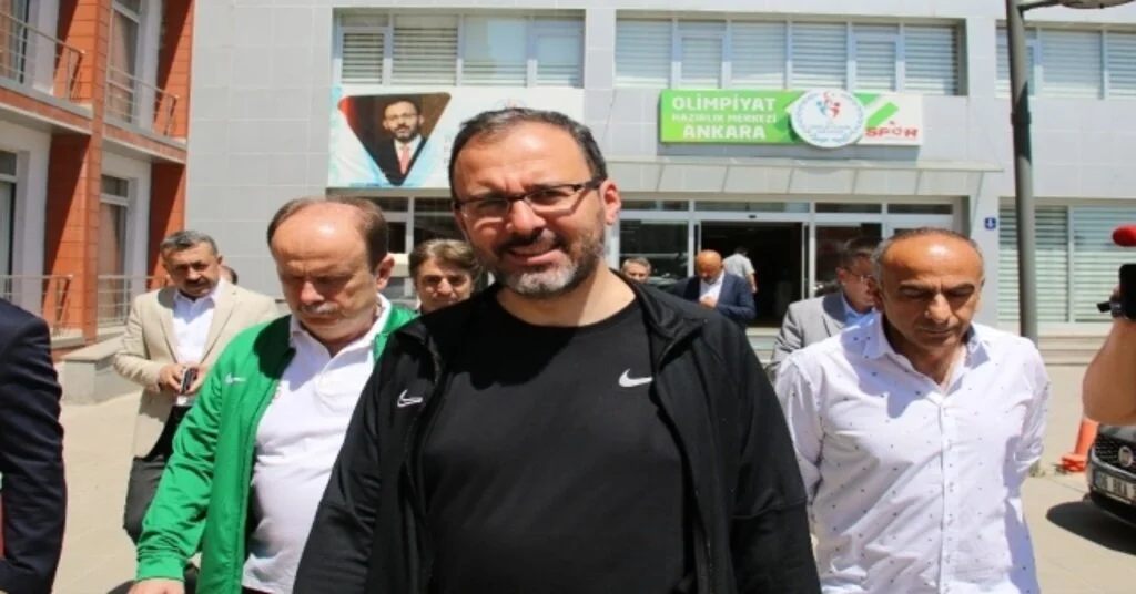 Bakan Kasapoğlundan Muaythai Milli Takımına Tebrik Mesajı