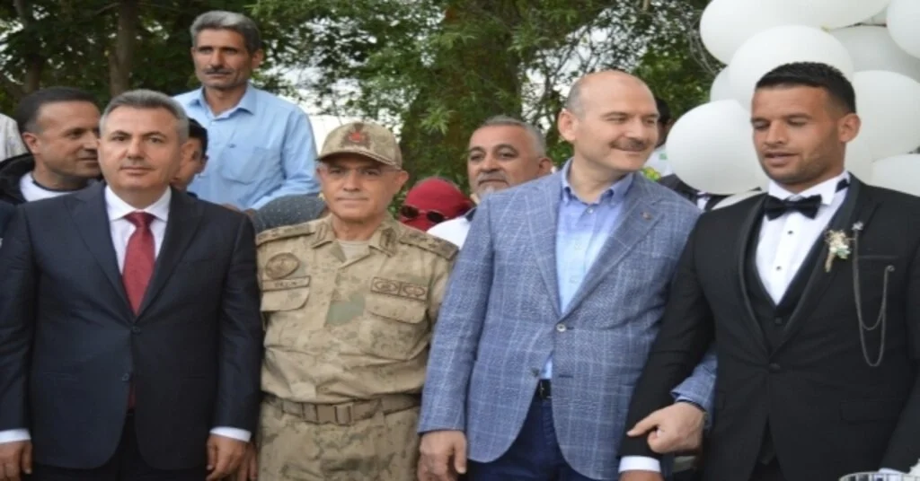 Bakan Soylu, Afrinde Görev Yapan Uzman Çavuşun Düğününe Katıldı
