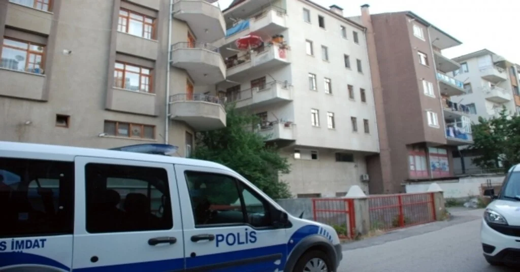 Balkondan Düşen Çocuk Öldü