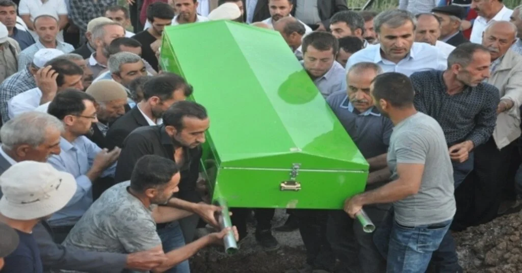 Barajda Boğulan Kardeşler Yan Yana Defnedildi