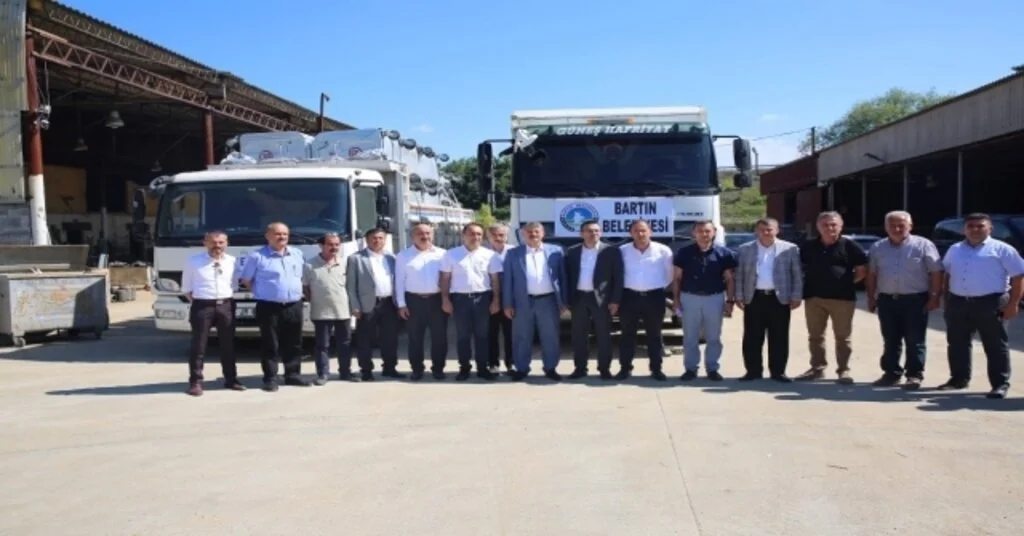 Bartın Belediyesinden Akçakocaya Yardım Eli