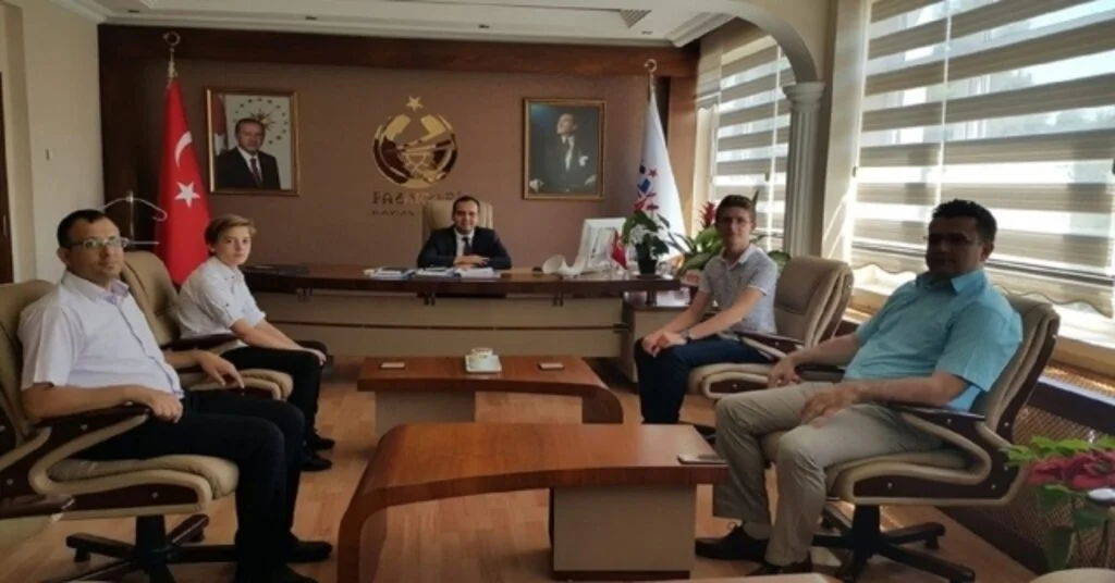 Başarılı Öğrenciler Kaymakam Güveni Ziyaret Etti