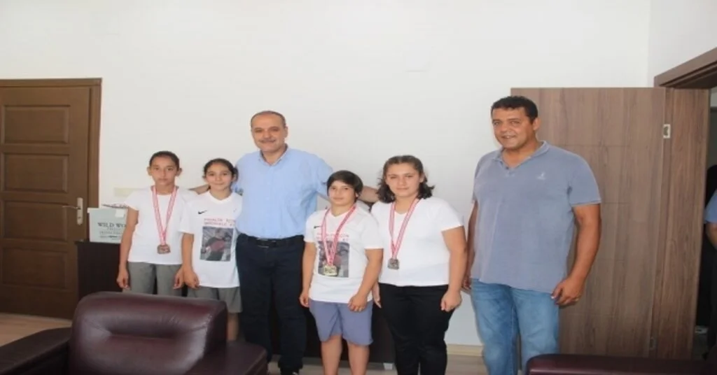 Başarılı Sporculardan Başkan Uzundemire Ziyaret