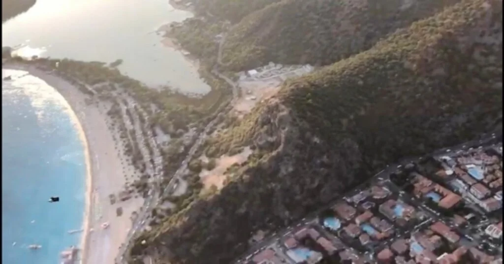 Base Jump Sporcusu Uçuşuyla Heyecanlandırdı