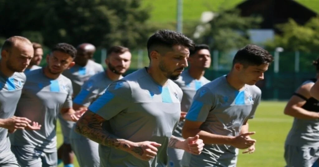 Başkan Ağaoğlu Abdulkadir Ömürden İmza Aldı