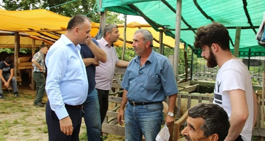 Başkan Akgül Hayvan Pazarını Gezdi