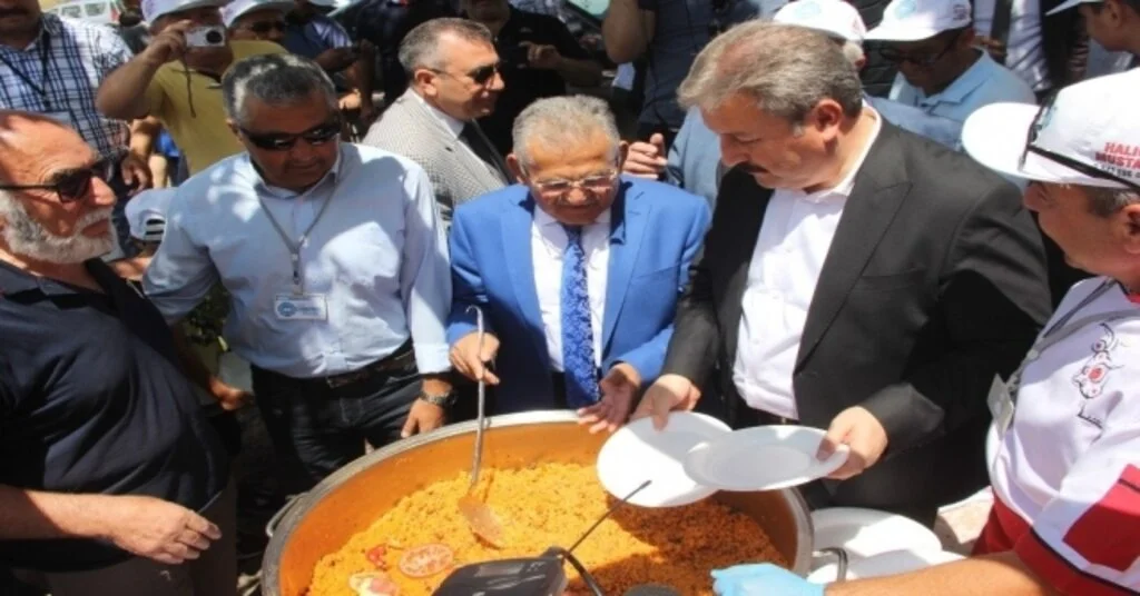 Başkan Büyükkılıç, Bu Selalar Milletin Uyanışı Üzerine Söylenecekse Mazeret Gözetmeden Meydanda Olacağız