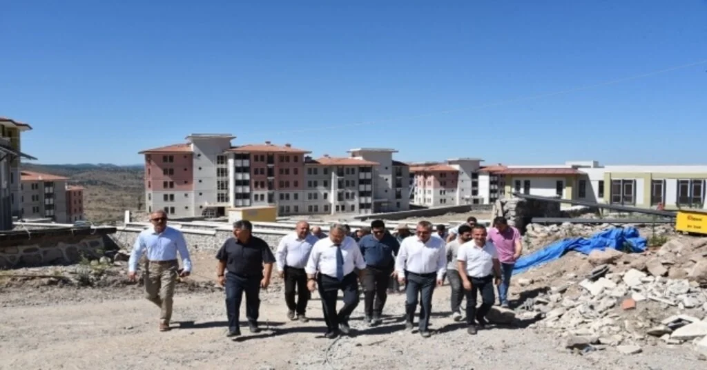Başkan Çerçi, Vali Deniz İle Yunuskentte İncelemelerde Bulundu