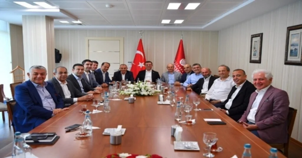 Başkan Gökhan Yüksel, Chpli Belediye Başkanları Toplantısına Katıldı
