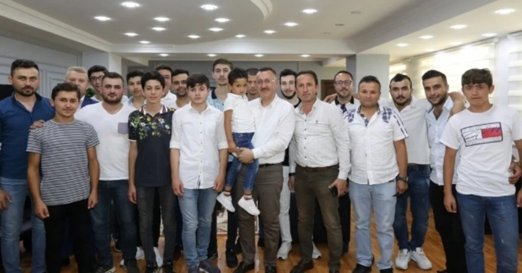 Başkan Işıksu: Adapazarı Daha Güzel Günlere Gençlerimizle Ulaşacak