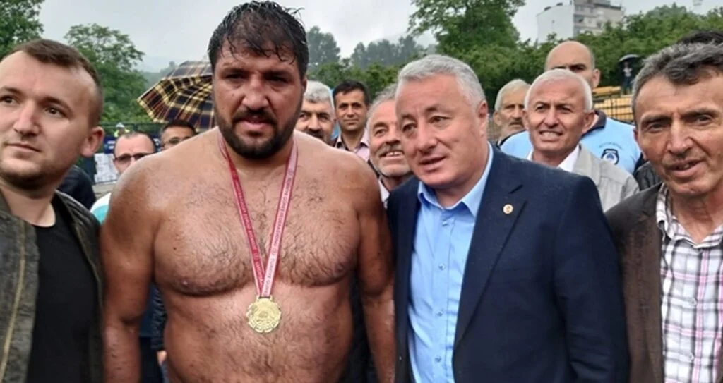 BAŞPEHLİVAN RECEP KARA OLDU