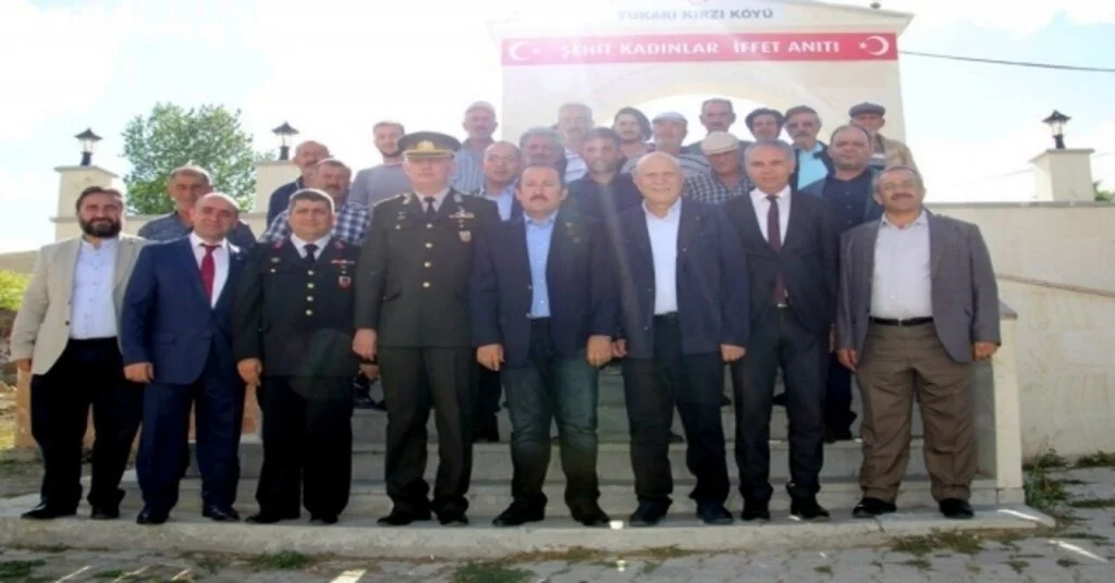 Bayburtta Şehit Kadınlar İffet Anıtı Ziyaret Edildi