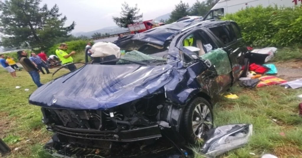 Belçikadan Gelen Aile Tarsusta Kaza Yaptı: 5 Yaralı