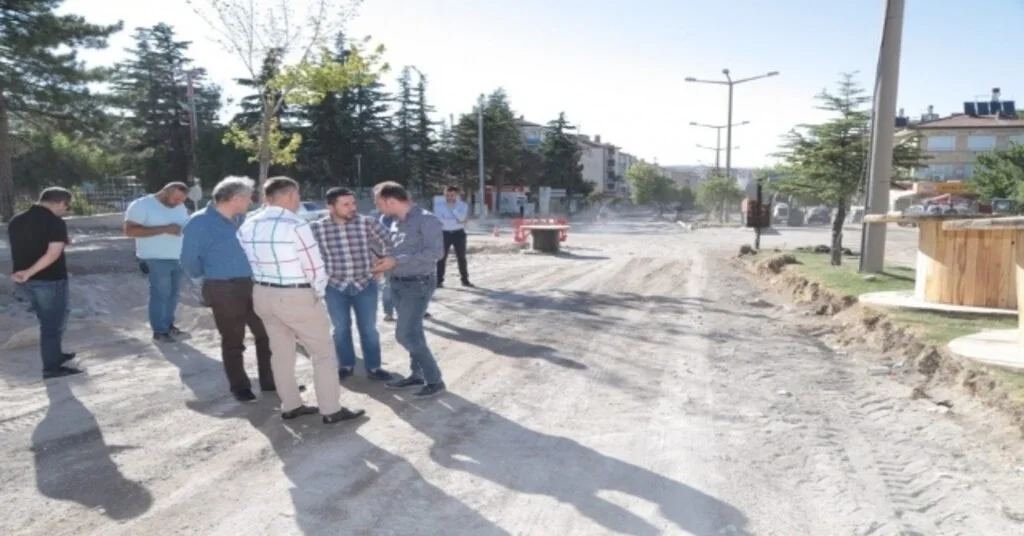 Belediye Başkanı Rasim Arı, Mustafa Parmaksız Caddesinde İncelemelerde Bulundu