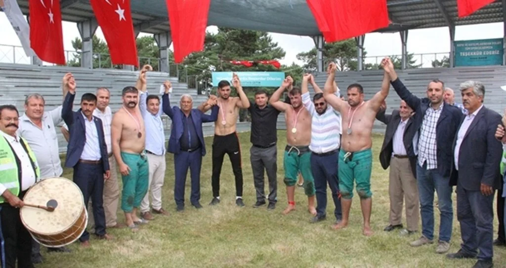 BENGÜ GÜREŞLERİ BÜYÜLEDİ
