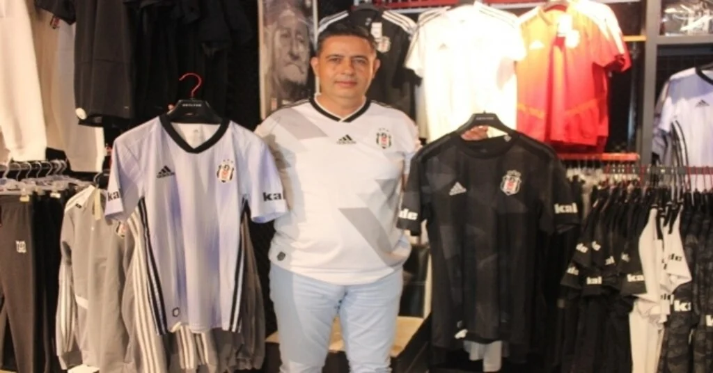 Beşiktaşın Yeni Sezon Formaları Hatayda Satışa Çıkarıldı
