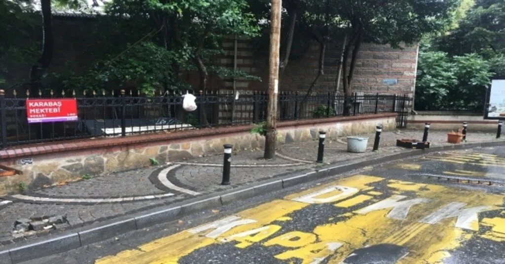 Beyoğlunda İstediği Ücreti Alamayan Taksici, Kadın Turisti Darp Etti