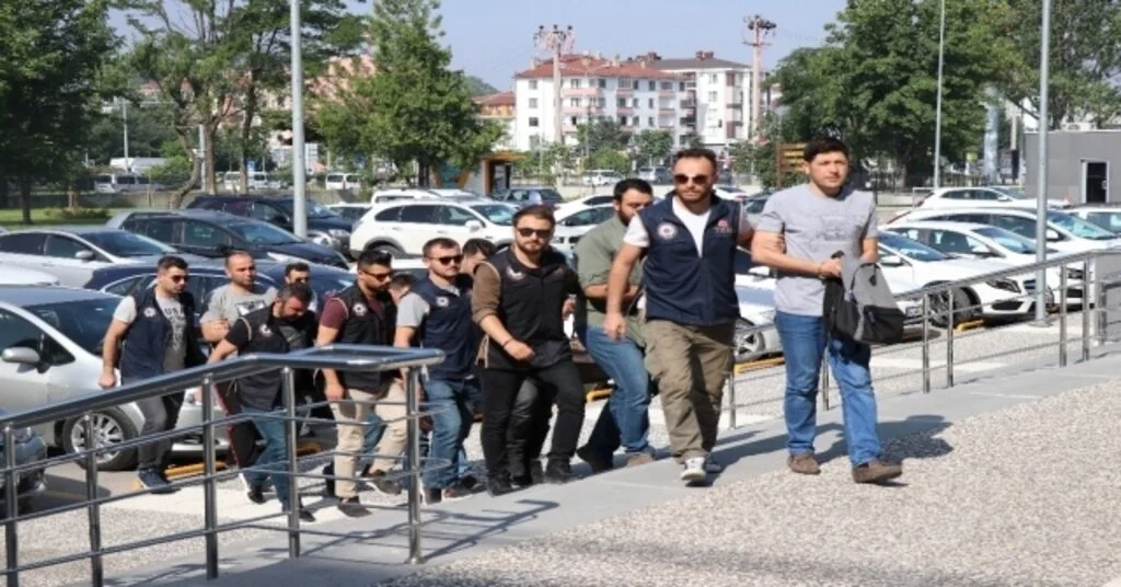 Boluda Fetö Şüphelisi 7 Kişi Adliyeye Sevk Edildi