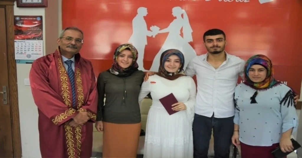 Bozdoğan İlk Nikahını Kıydı