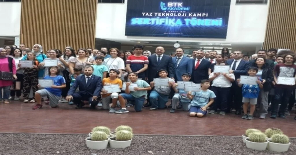 Btk Akademi Geleceğin Yazılımcılarını Yetiştiriyor