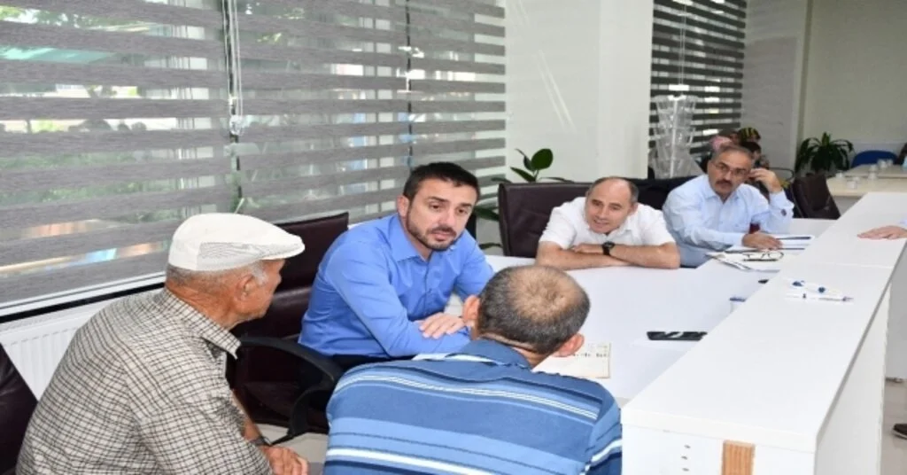 Bu İlçede Vatandaşlar Başkanla Randevusuz Görüşüyor