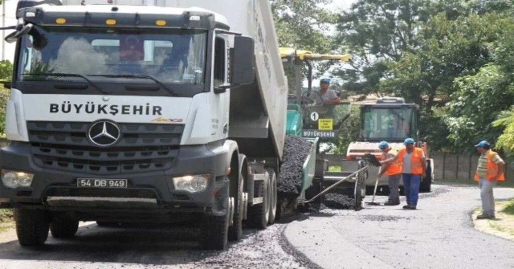 Büyükşehir Belediyesi, Şehir Genelinde Asfalt Yenileme Çalışmalarına Devam Ediyor