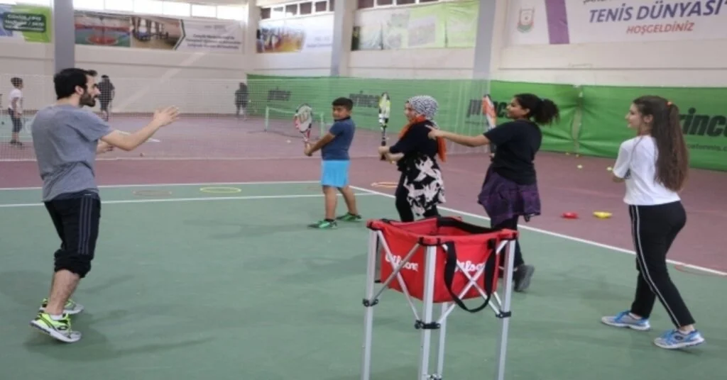 Büyükşehir Geleceğin Tenis Şampiyonlarını Yetiştiriyor