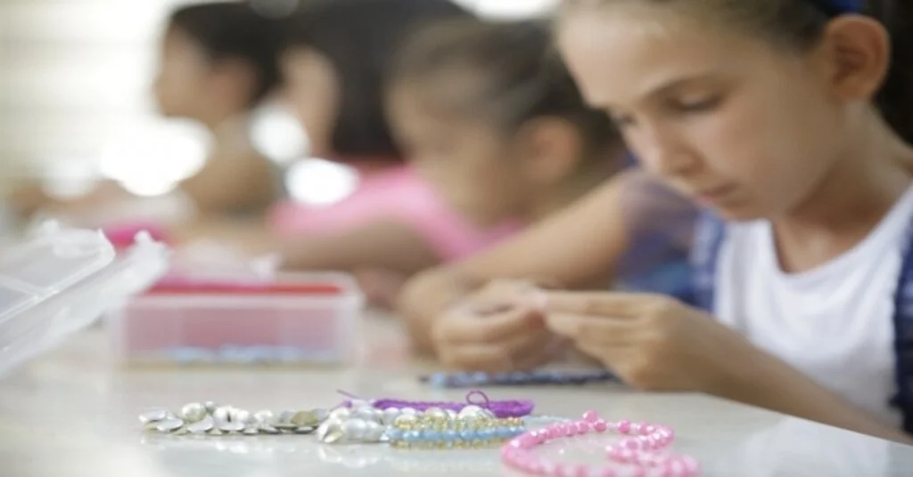 Büyükşehirden Çocuklara  Takı Tasarım Kursu