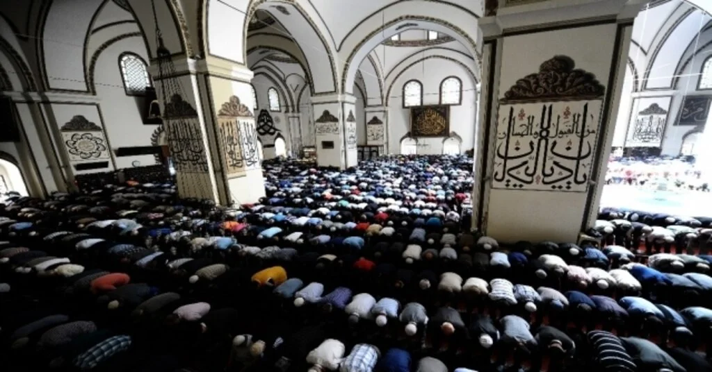 Camilerde ‘Neslin Korunması Konulu Hutbe Okundu