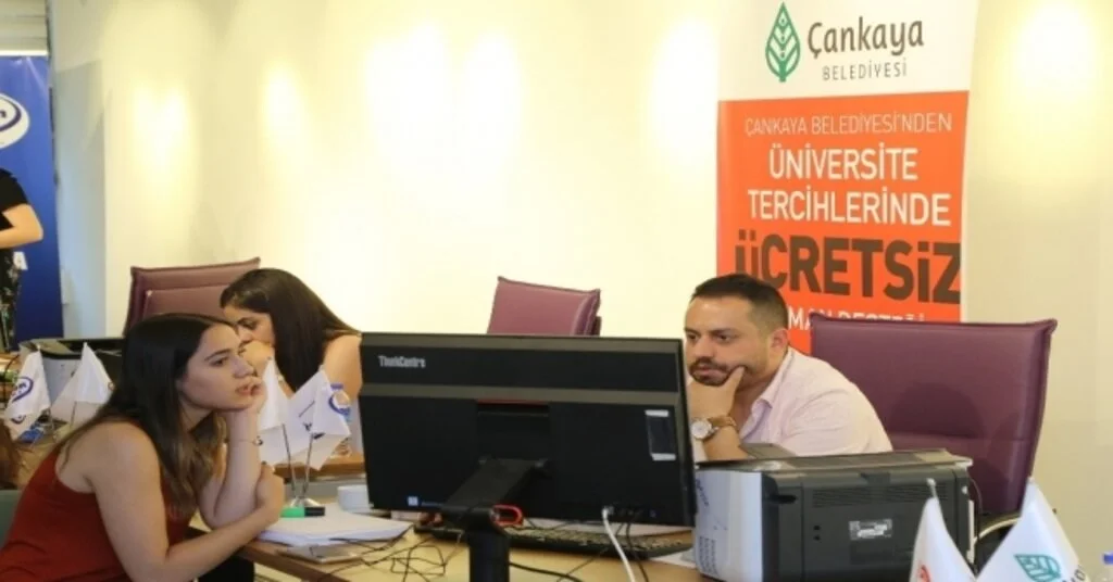 Çankaya Belediyesi Öğrencilerin Yanında