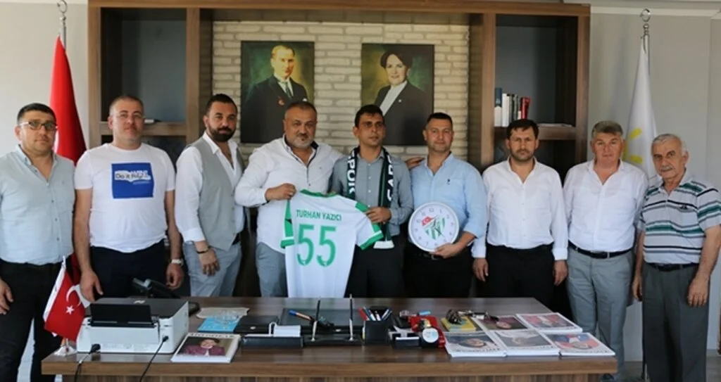 Çarşambaspor Yönetiminden Siyasi Partilere Ziyaret