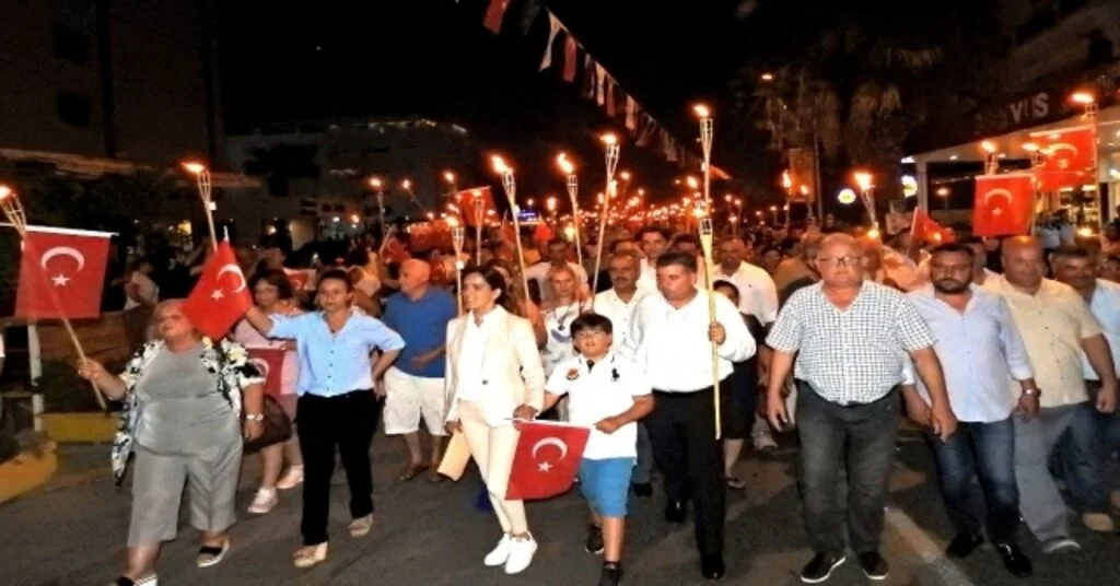 Çeşme, Atasını Coşkuyla Selamlıyor