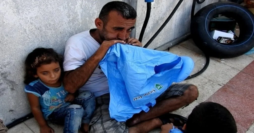 Çeşmede 58 Kaçak Göçmen Yakalandı