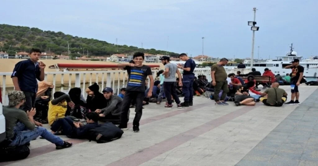 Çeşmede Bir Günde 210 Göçmen Ve 5 Organizatör Yakalandı