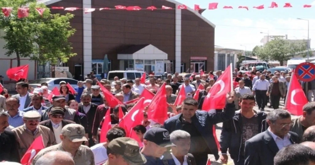 Çıldırda Demokrasi Yürüyüşü